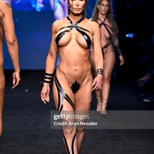  Nude