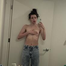  Nude
