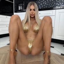  Nude
