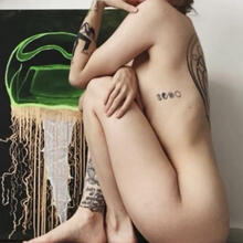  Nude