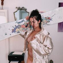  Nude