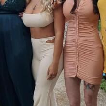  Nude