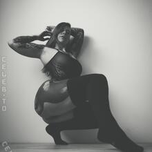  Nude