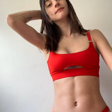  Nude