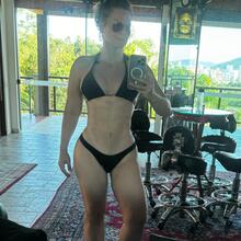  Nude