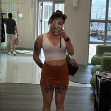  Nude