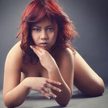  Nude