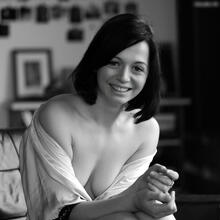  Nude