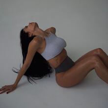  Nude