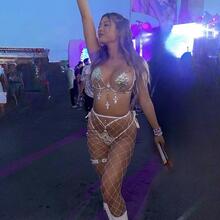  Nude