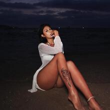  Nude