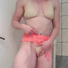 Nude