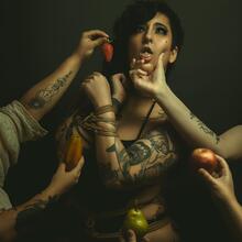 Nude