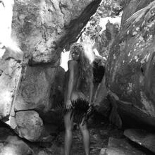  Nude