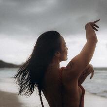 Nude