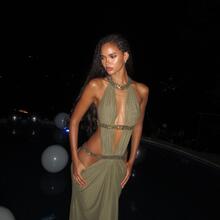  Nude