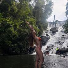  Nude