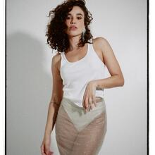  Nude