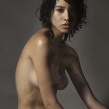  Nude