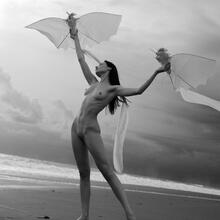  Nude