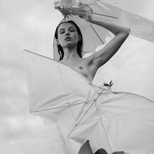  Nude