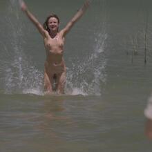  Nude