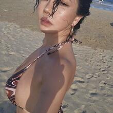  Nude
