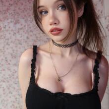  Nude
