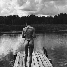  Nude