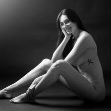  Nude