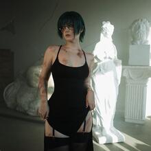  Nude