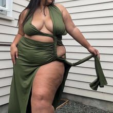  Nude
