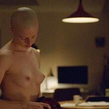  Nude