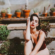  Nude