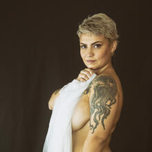  Nude