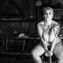  Nude
