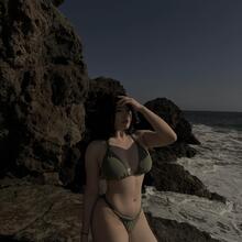  Nude