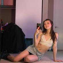  Nude