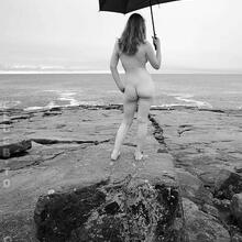  Nude