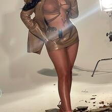  Nude