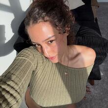  Nude