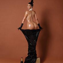  Nude