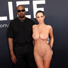  Nude