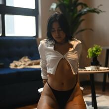  Nude