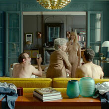  Nude