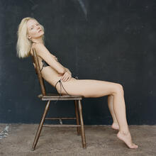  Nude