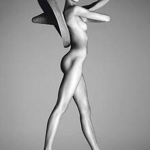  Nude