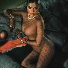  Nude