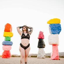  Nude