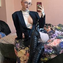  Nude